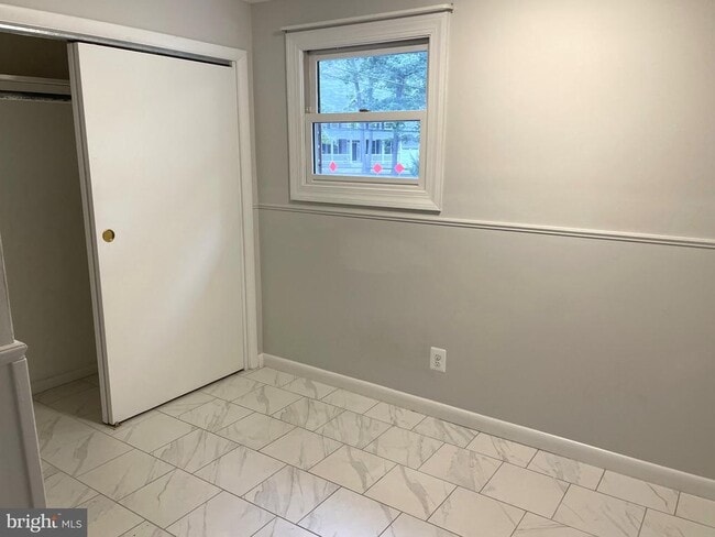 Building Photo - 271 Crandell Rd