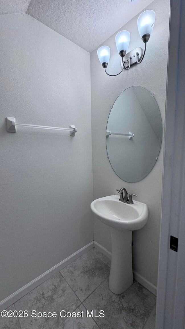 Building Photo - 759 Simeon Dr