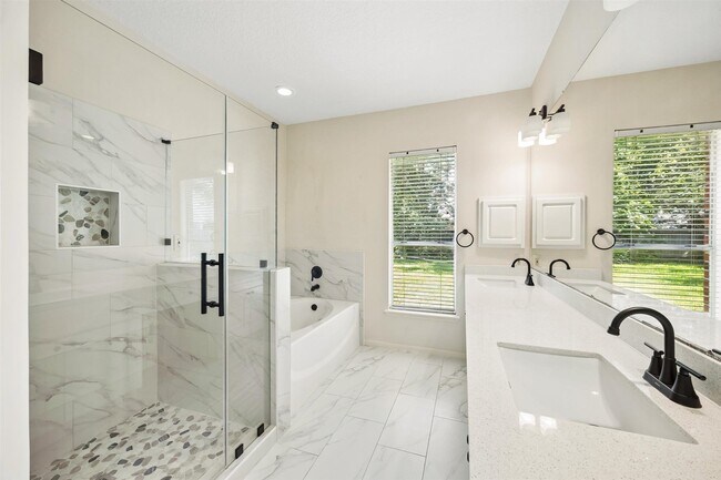 Building Photo - 9811 Sandtown Cir
