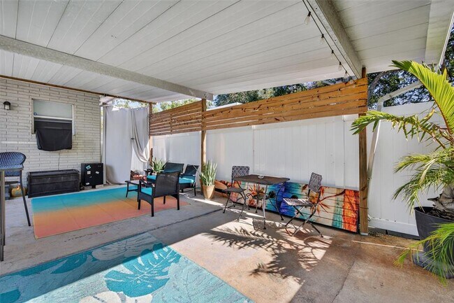 Building Photo - 2444 34th Ave N