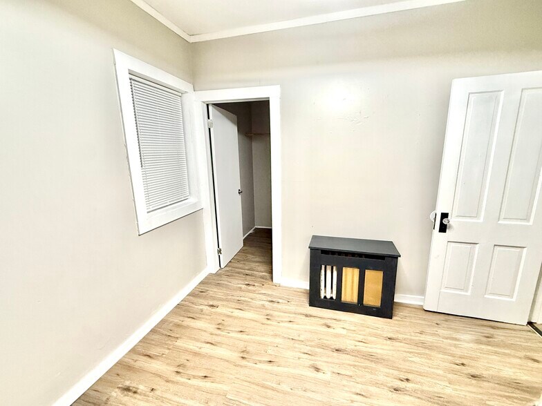 Building Photo - 2007 S 8th St