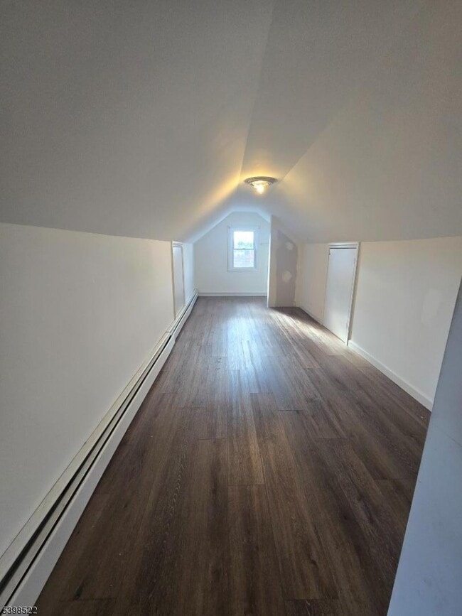 Building Photo - 115 Pine St