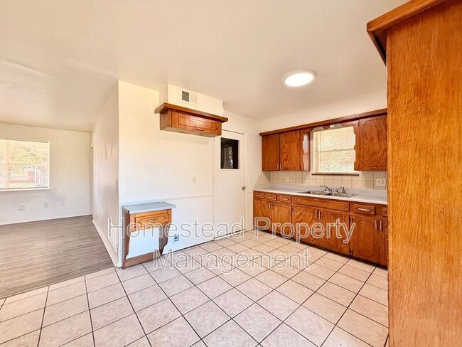 Building Photo - 433 NW 84th St