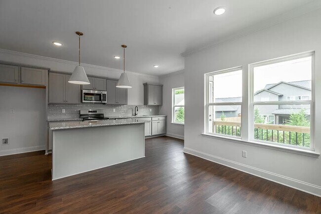 Building Photo - 5558 Stream Ln