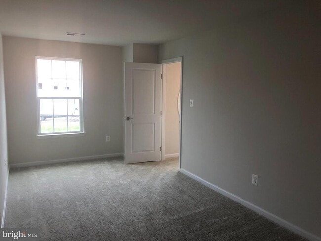 Building Photo - 5363 Yellow Birch Wy