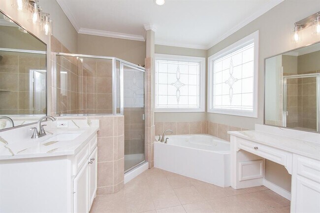 Building Photo - 8004 Stoneyway Dr
