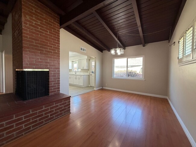 Building Photo - Stunning Mid-Century Modern Home  in Garden Grove