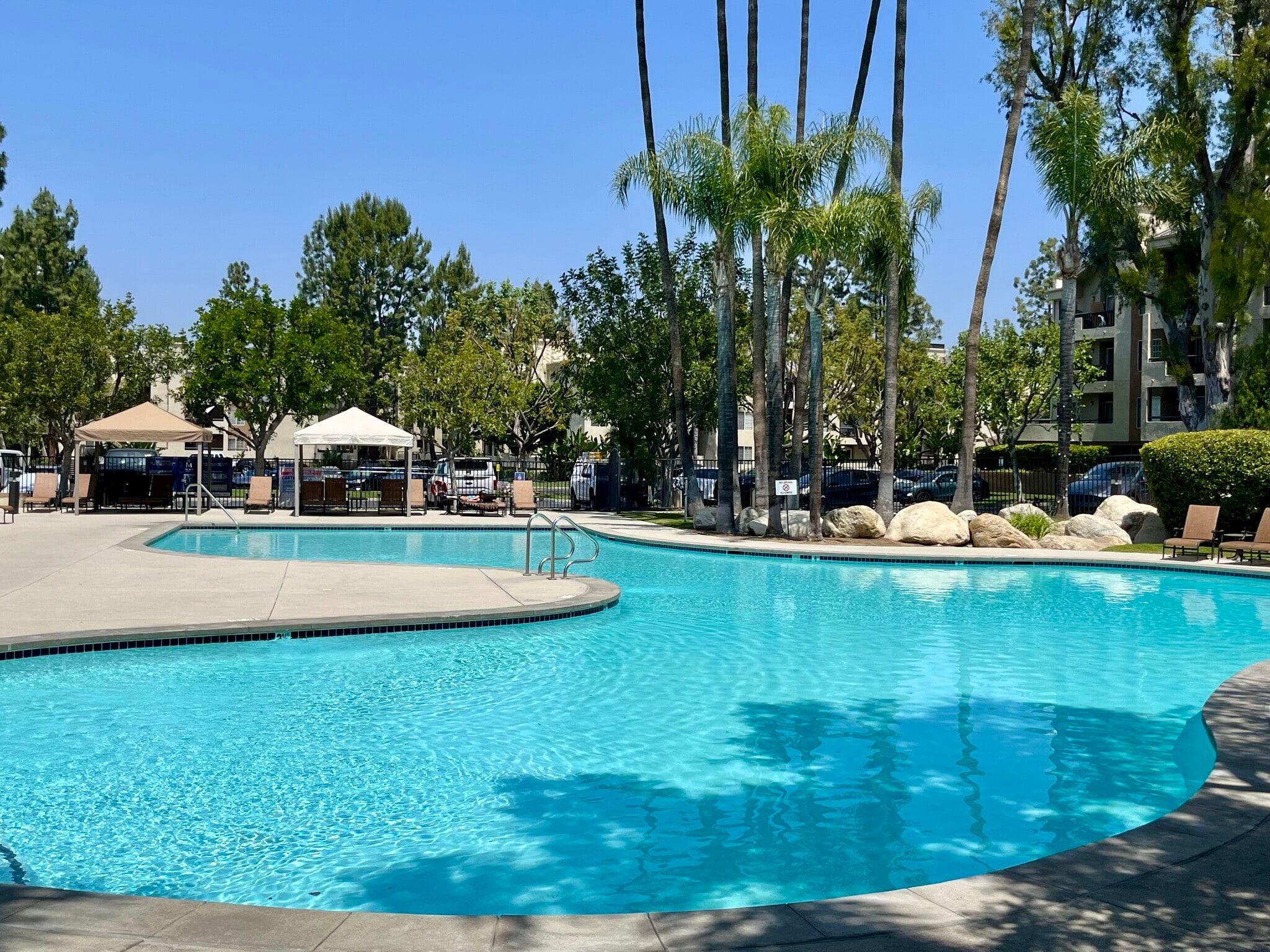 Call now for a wonderful life under the California sun! - 21400 Burbank Blvd