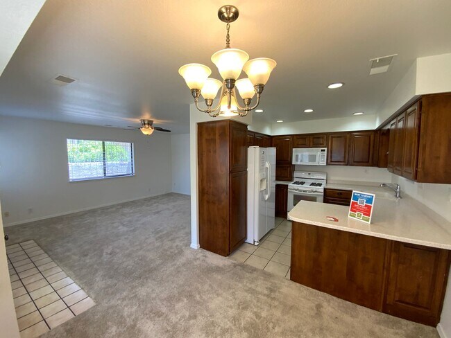 Building Photo - 3 Bedroom Single Story Home Available Near...