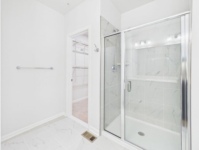 Building Photo - 640 Brookwood Glen Terrace