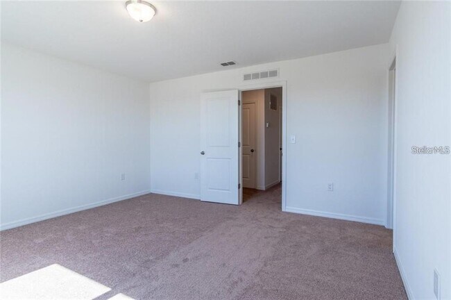 Building Photo - 338 Madison Dr