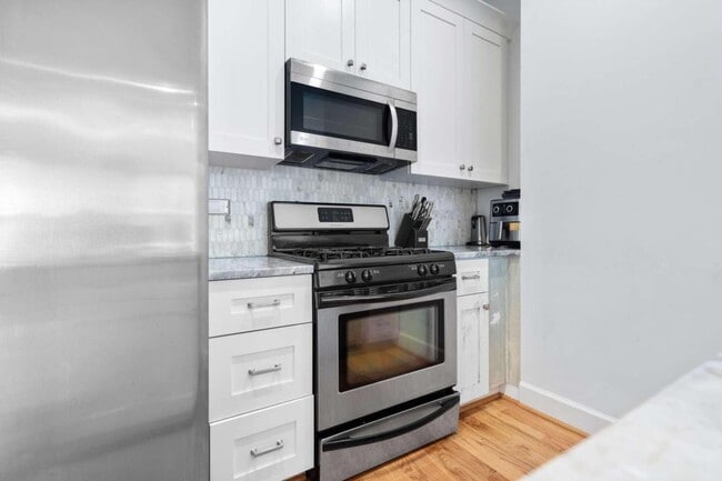 Building Photo - 384 Ralph McGill Blvd NE