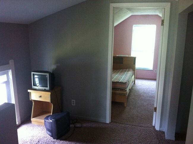 Building Photo - Gorgeous single family 3bed/1bath home near downtown Lafayette