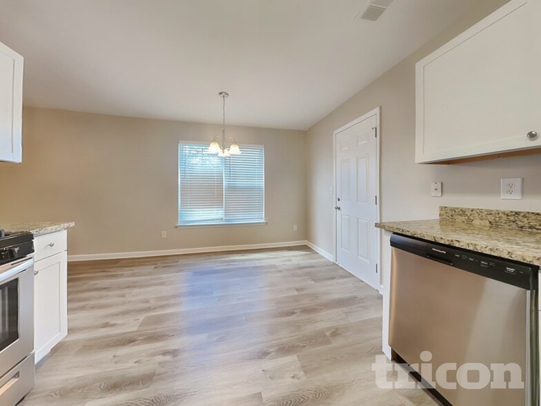 Building Photo - 2003 Bertha Ct