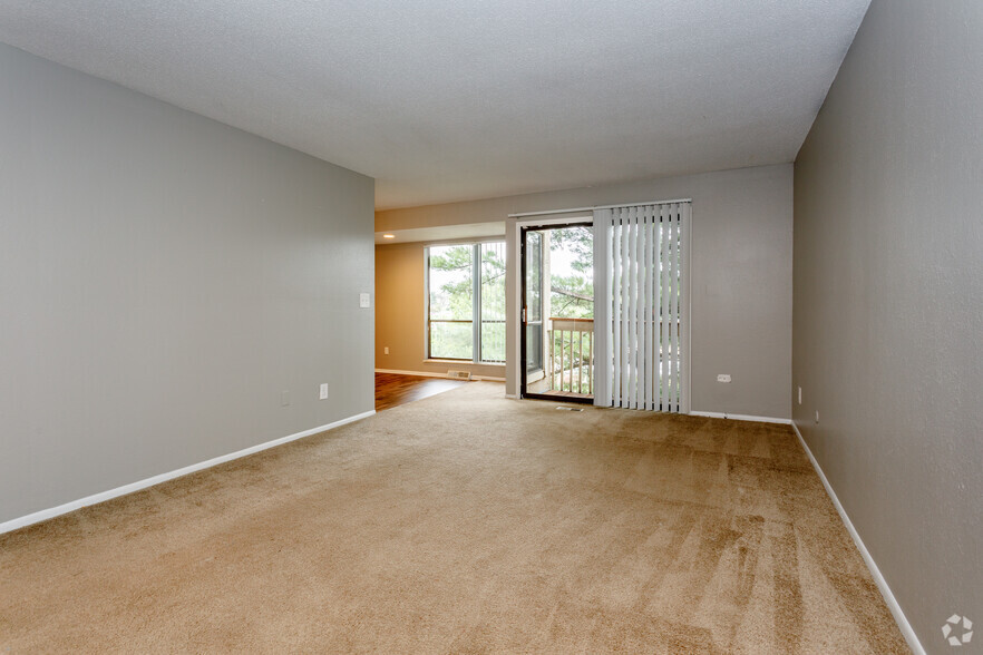 2BR, 1.5BA - 945 SF - Coventry Park KC Apartments LLC