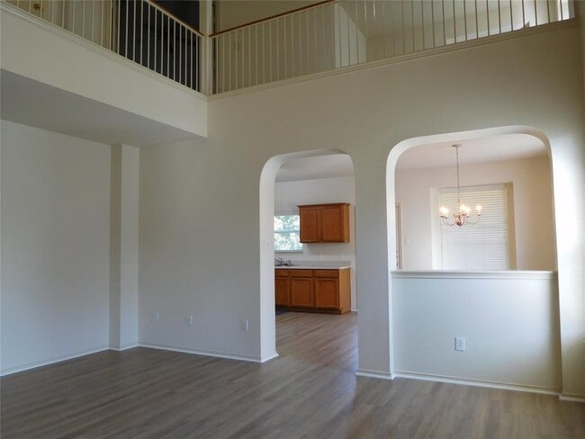 Building Photo - 911 Middle Brook Dr