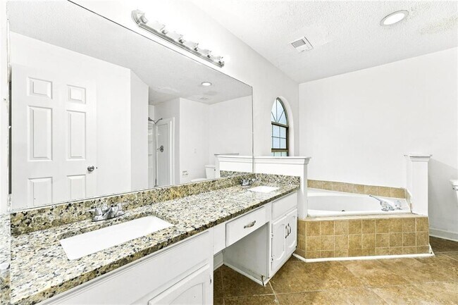 Building Photo - 3061 Herscu Way