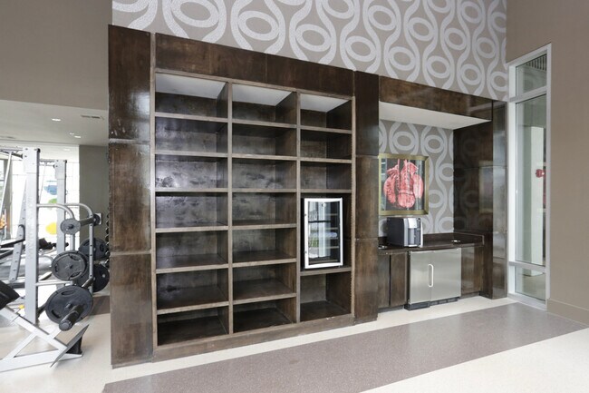 Building Photo - 2910 E 17th St