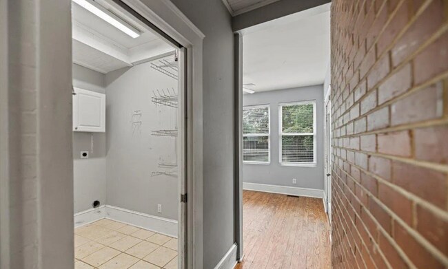 Building Photo - 401 S Franklin Dr