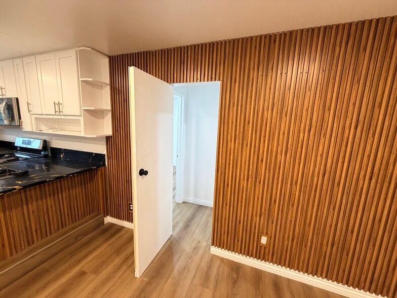 Building Photo - 18530 Hatteras St