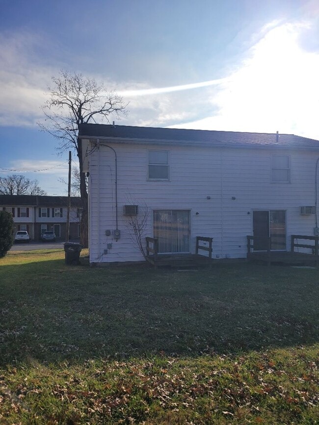 Building Photo - 2913 Packer St