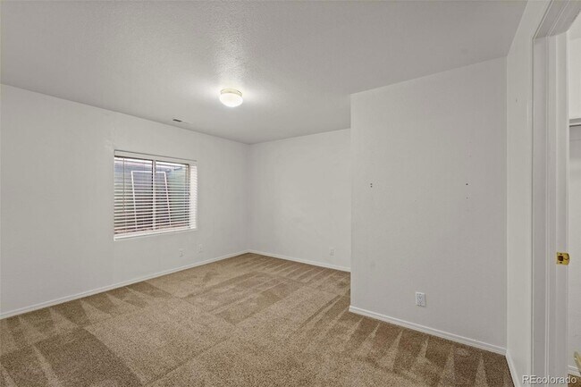 Building Photo - 6082 Colony Cir