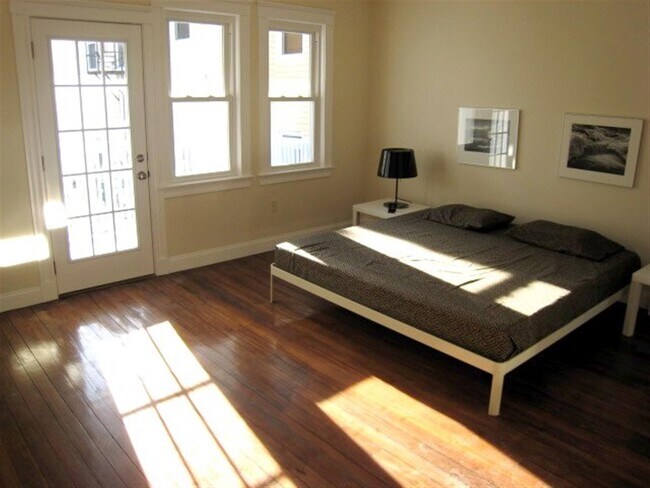 Building Photo - 6 Giles Park