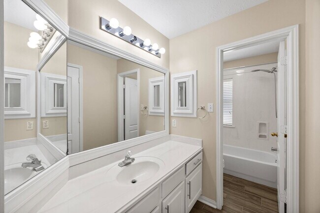 Building Photo - South Marathon Way, Stafford, TX 77477 - 3 BR 2 BA single-family home