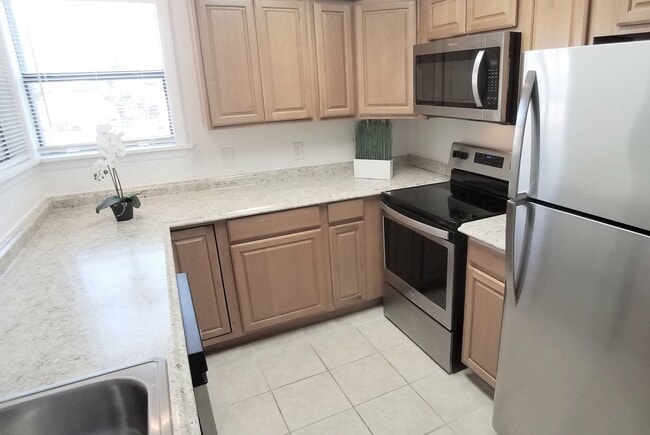 Primary Photo - Beautiful Remodeled 1/1 Winter Park Condo ...
