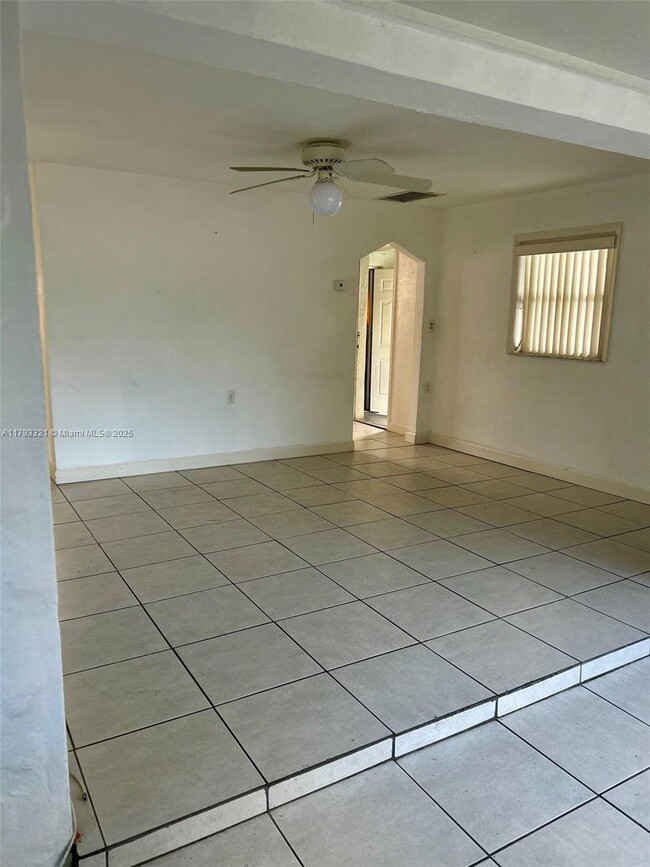 Building Photo - 550 N 58th Ave