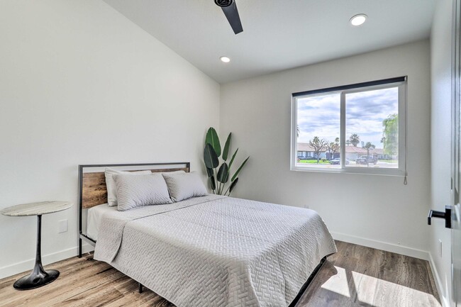 Building Photo - 44065 Dalea Ct