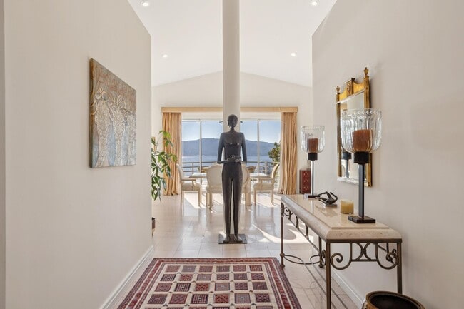 Building Photo - 20 Gilmartin Dr