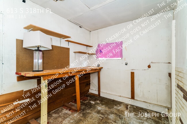 Building Photo - 613 S 318th Pl