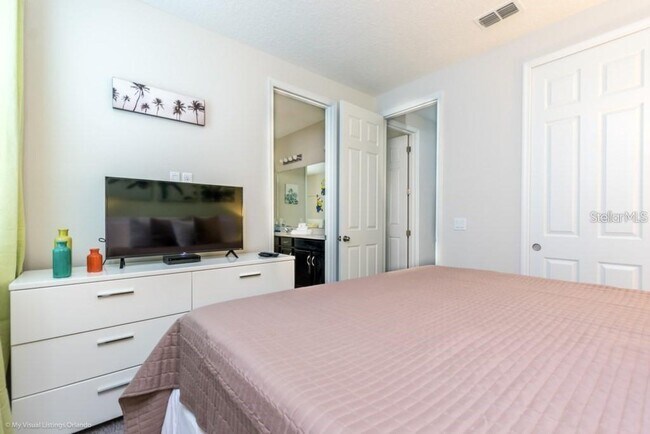 Building Photo - 9031 Pelican Cv Trce