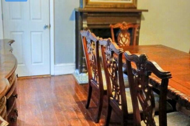 Building Photo - Charming 3BR House in Macon - Walk to Mercer Village and Tatnall Square Park!