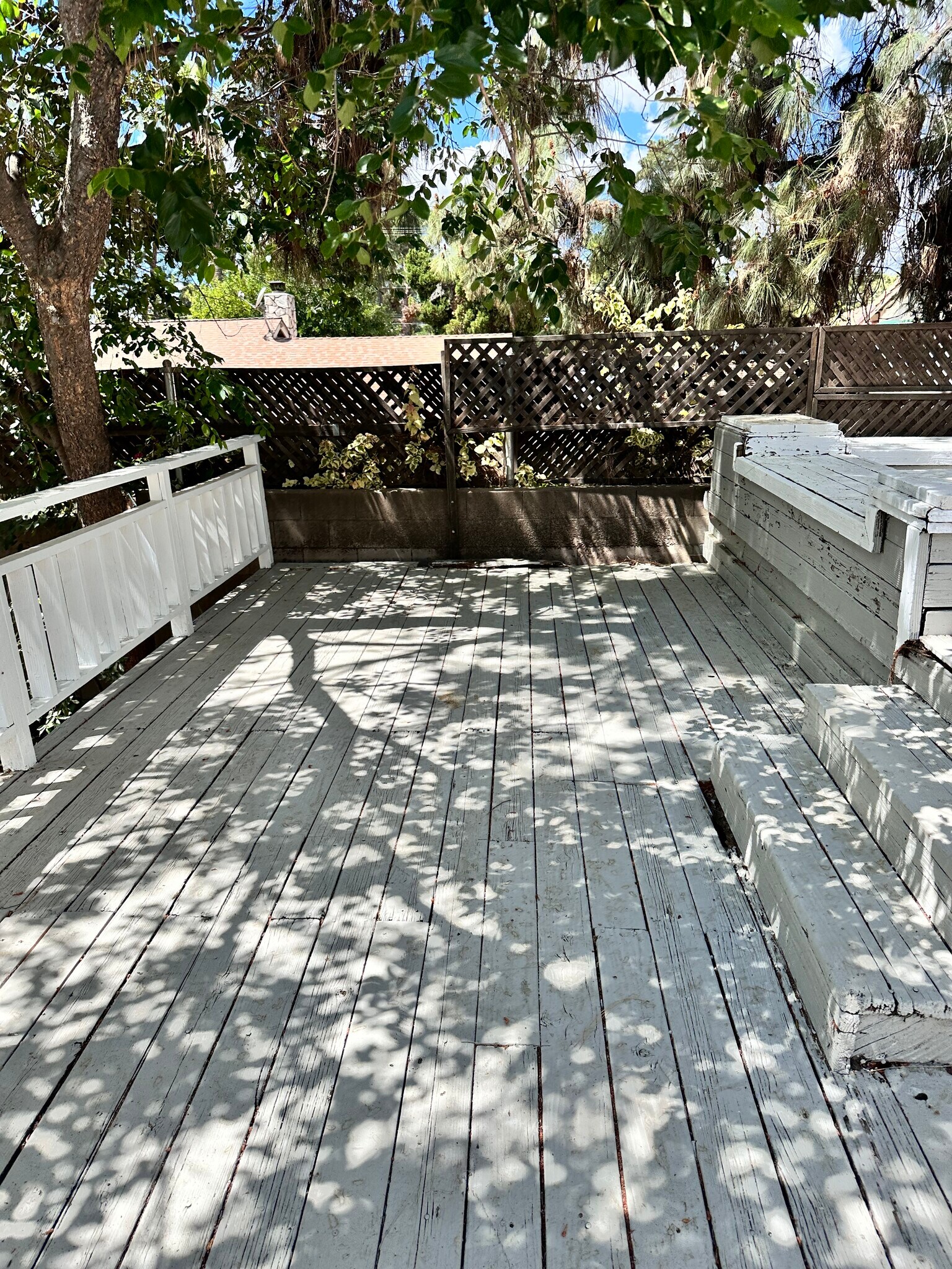 Building Photo - 2415 Mercedes Ave