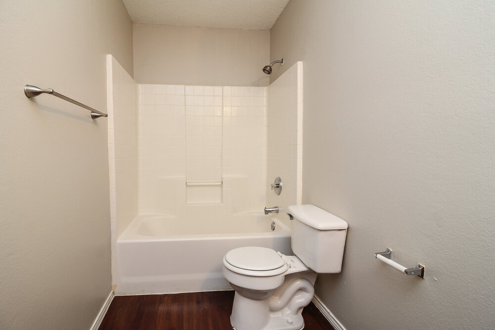 Building Photo - 8737 Hunters Point Way