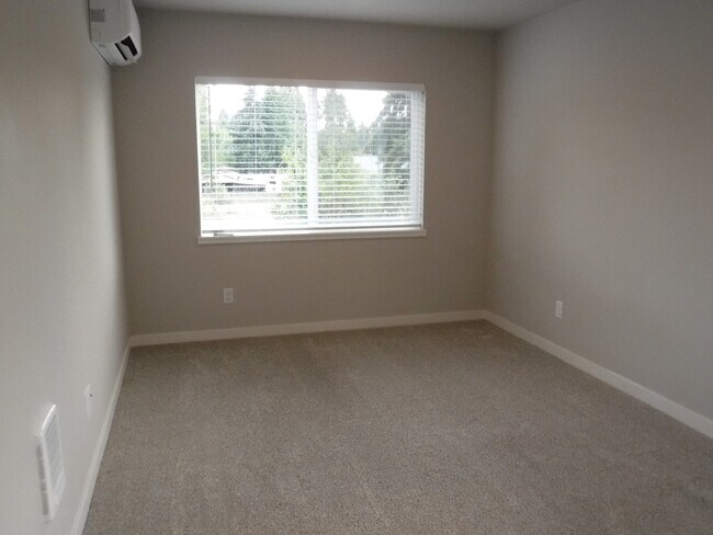 Building Photo - 5295 Chehalis Dr N