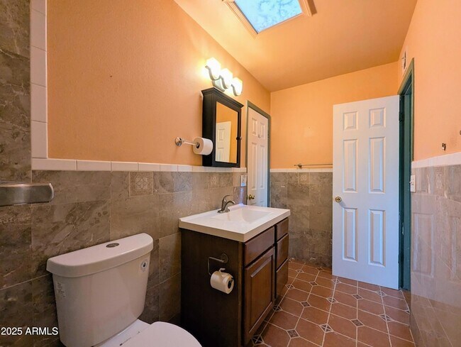 Building Photo - 4019 W San Miguel Ave