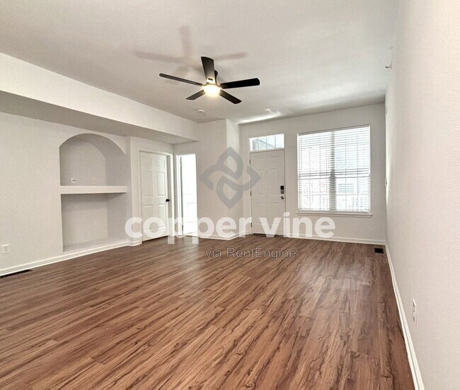 Building Photo - 14319 E Grand Dr