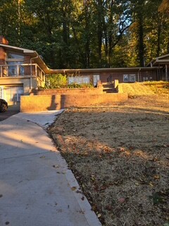 Building Photo - 833 E Cumberland Dr