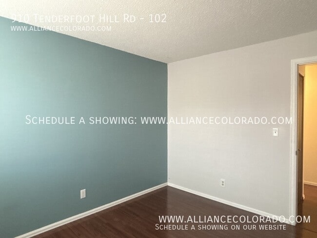 Building Photo - 910 Tenderfoot Hill Rd