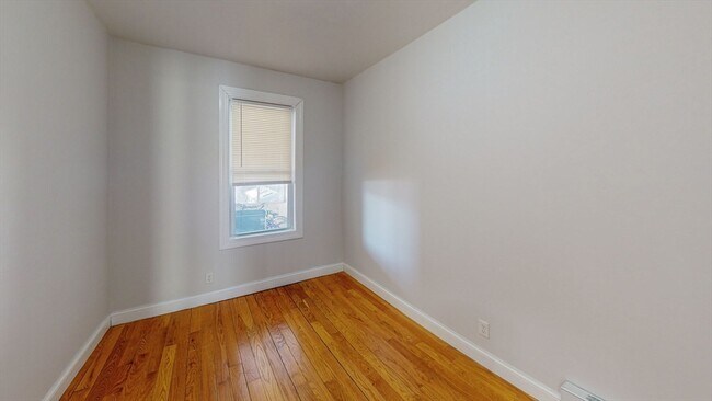 Building Photo - 67 Marion St