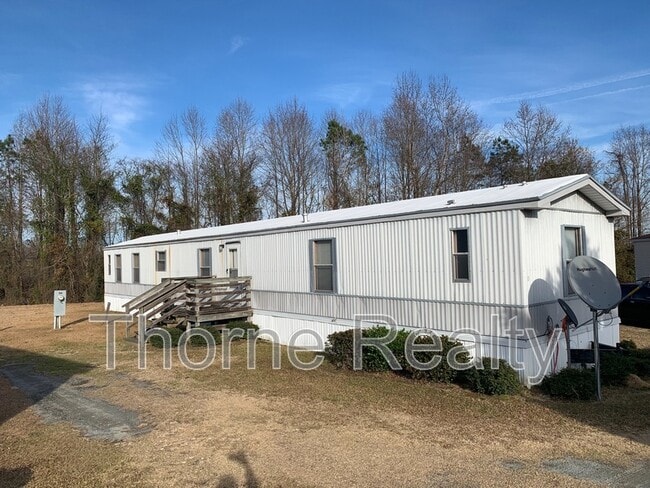 Primary Photo - 176 Matts Ln