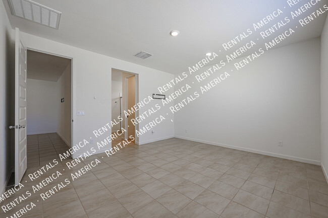 Building Photo - 4806 S 110th Ave