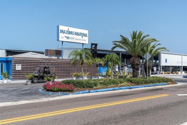 Building Photo - 4902 38th Way S