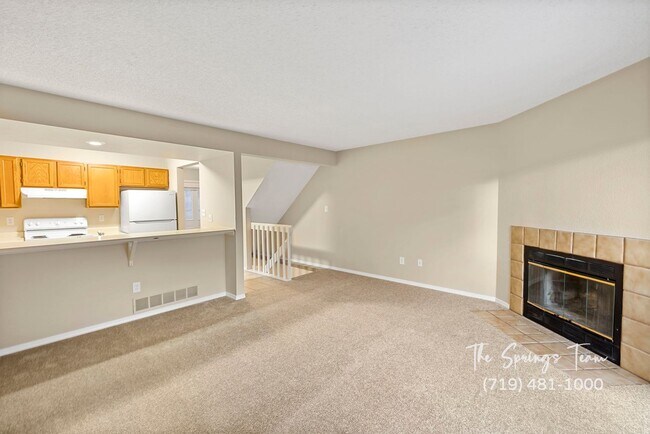 Building Photo - 3BD Condo in Gated Community  - Security Deposit Waiver Available