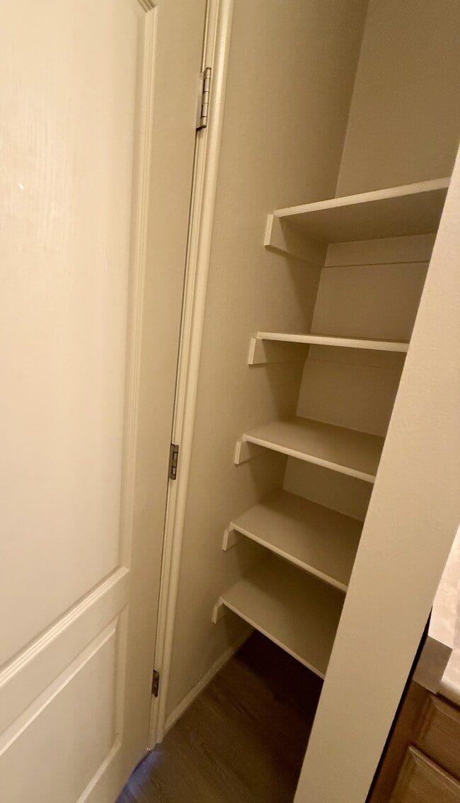 Building Photo - 1820 Fox Bay Dr