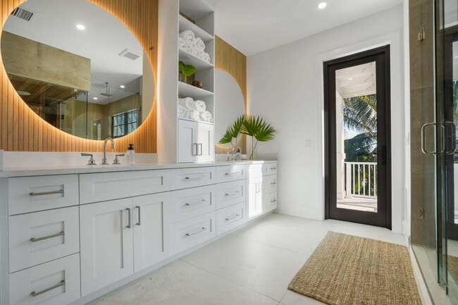 Building Photo - 19471 Harbor Rd S