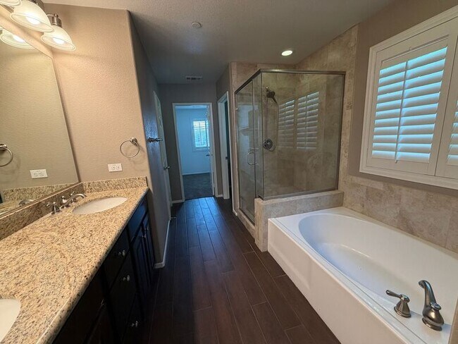 Building Photo - 27238 Avon Ln